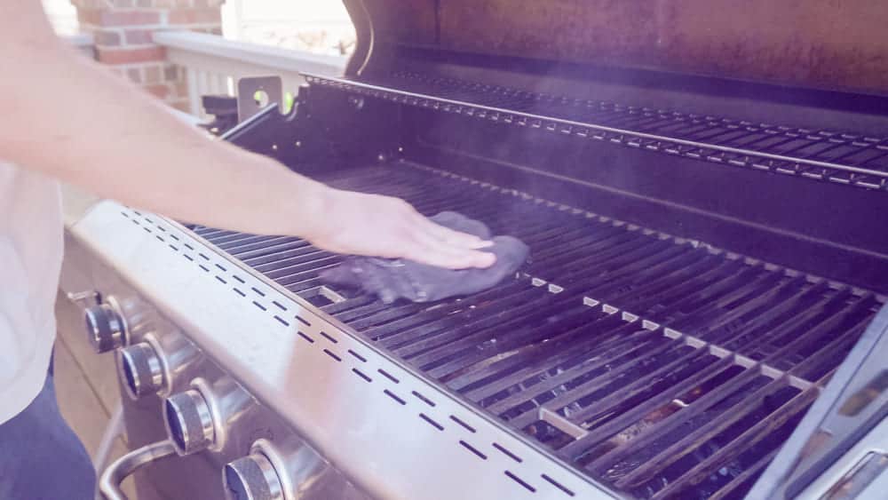 Preparing and Cleaning Your Outdoor Grill for the Winter